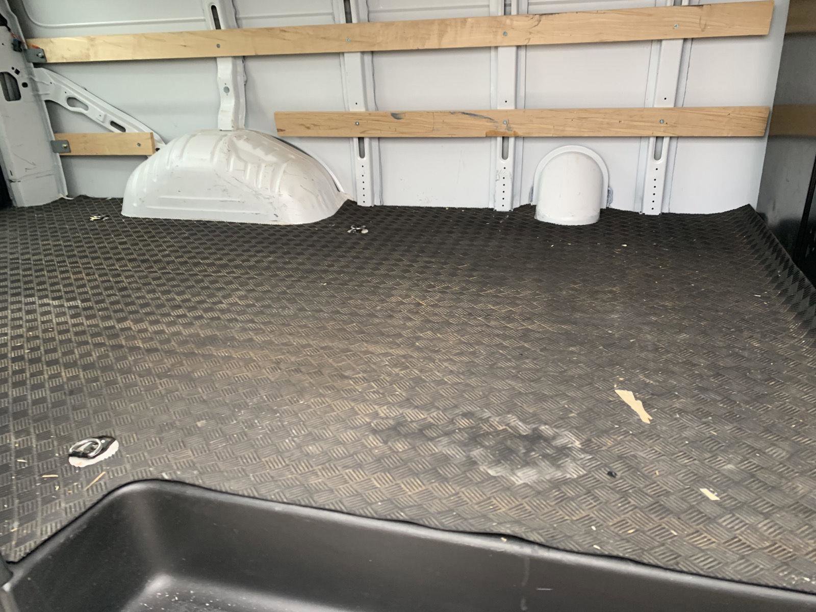 Used 2024 Chevrolet Express 2500 w/ Driver Convenience Package image 27