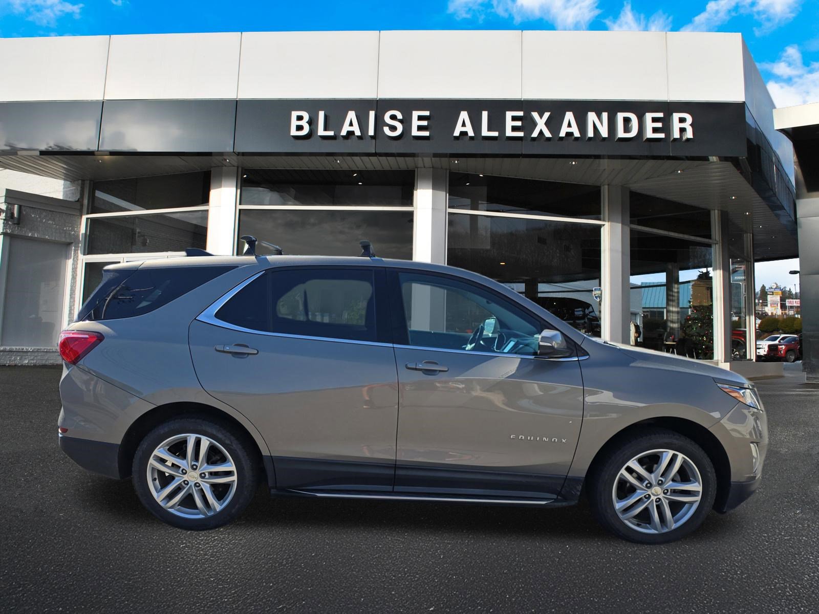 Used 2018 Chevrolet Equinox LT AWD/4WD image 2