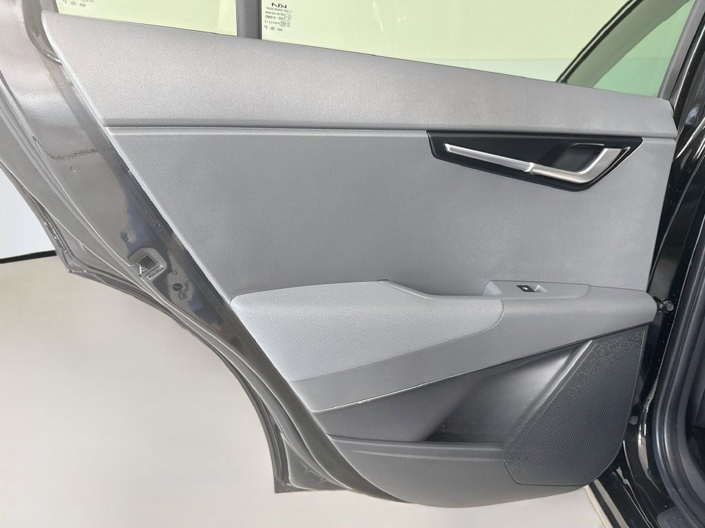 Used 2023 Kia Niro EX FWD image 25
