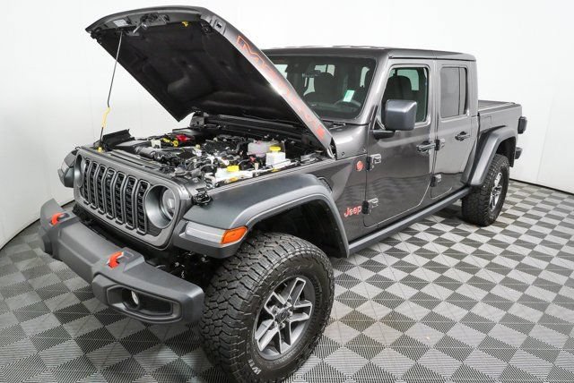 Used 2025 Jeep Gladiator Mojave w/ Convenience Group AWD/4WD image 31