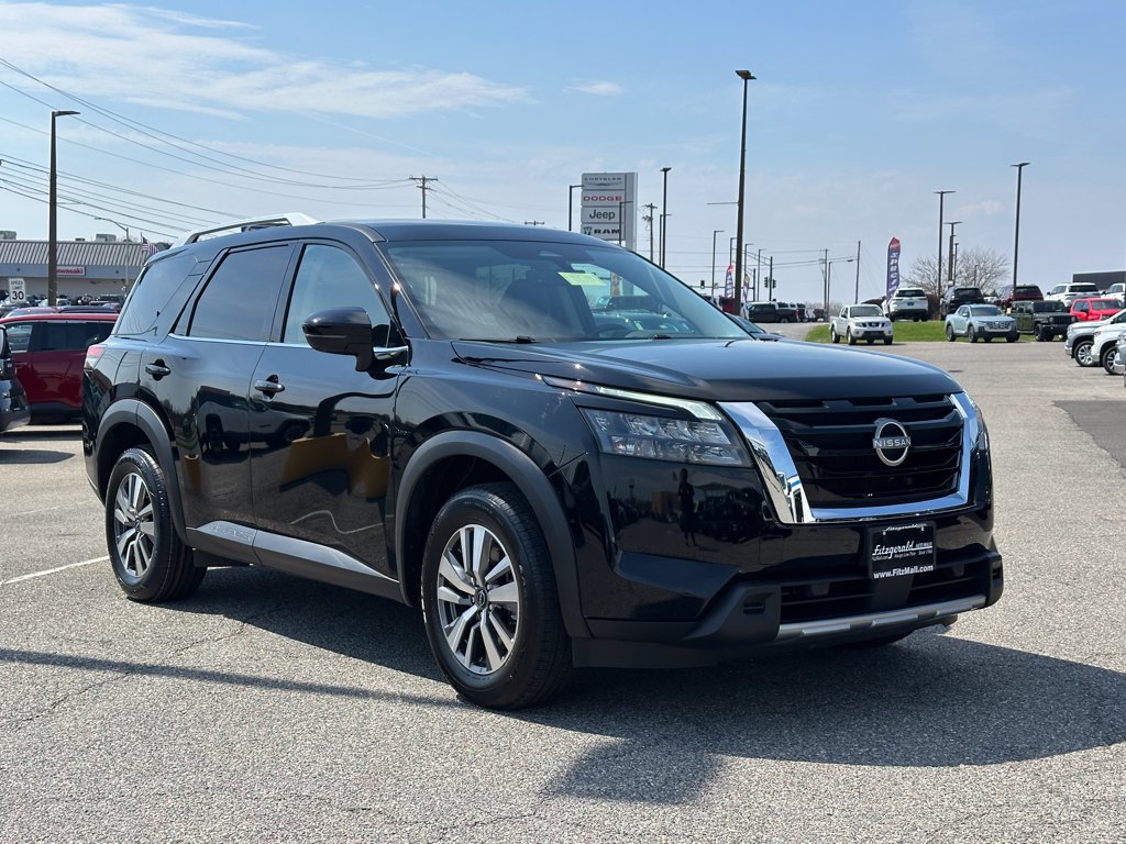 Used 2025 Nissan Pathfinder SL