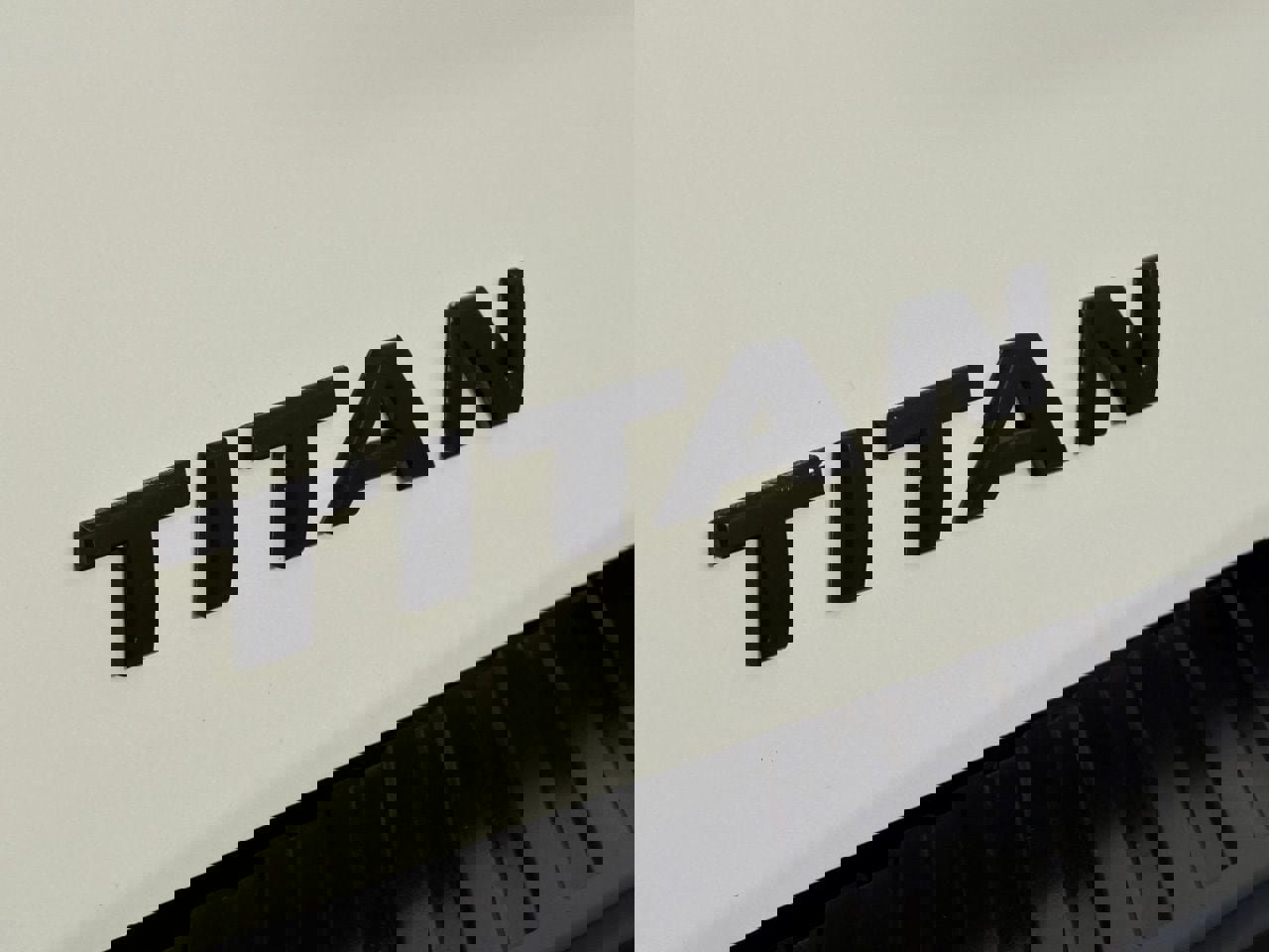 Used 2014 Nissan Titan SV w/ SV Value Truck Package image 7