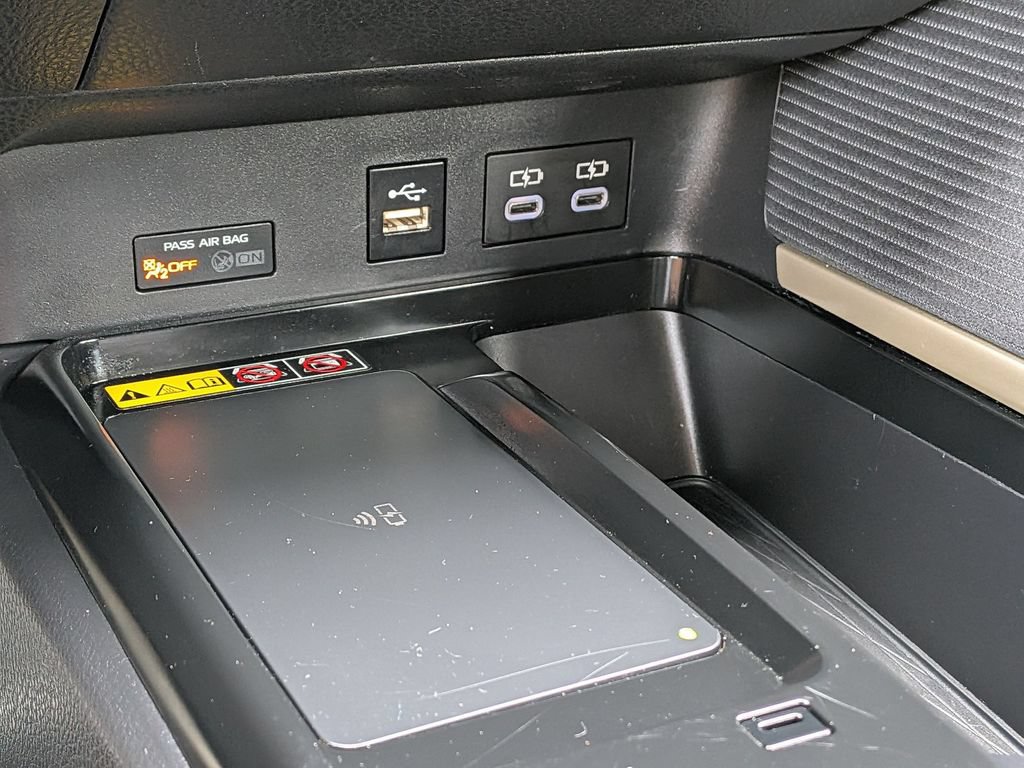 Used 2025 Toyota Camry SE FWD image 24