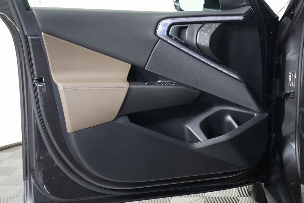 Used 2025 BMW X3 xDrive30i w/ Convenience Package image 12