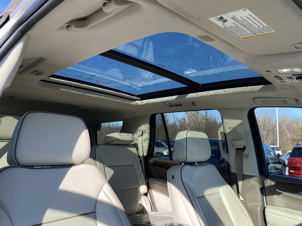 Used 2021 GMC Yukon Denali w/ Advanced Technology Package image 30