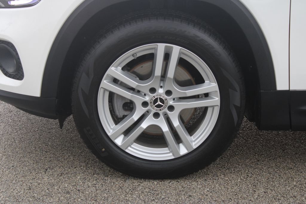 Used 2023 Mercedes-Benz GLB 250 4MATIC w/ Premium Package image 29