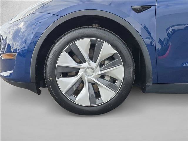 Used 2022 Tesla Model Y Long Range AWD/4WD image 24