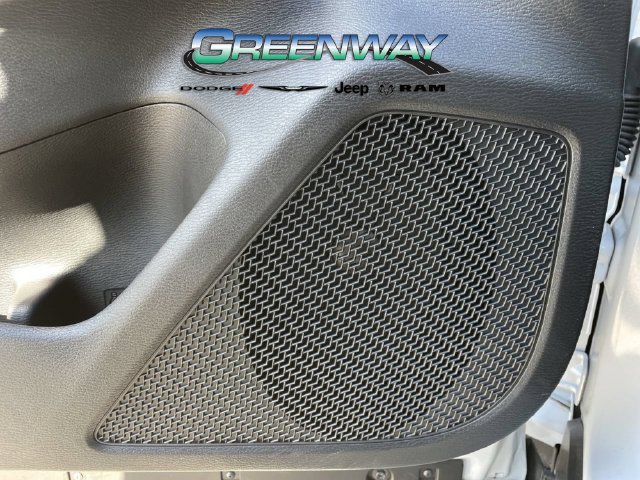 Used 2025 Mitsubishi Outlander SE AWD/4WD image 17