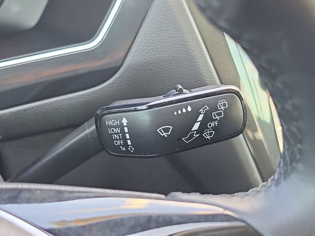 Used 2018 Volkswagen Tiguan SEL Premium AWD/4WD image 23