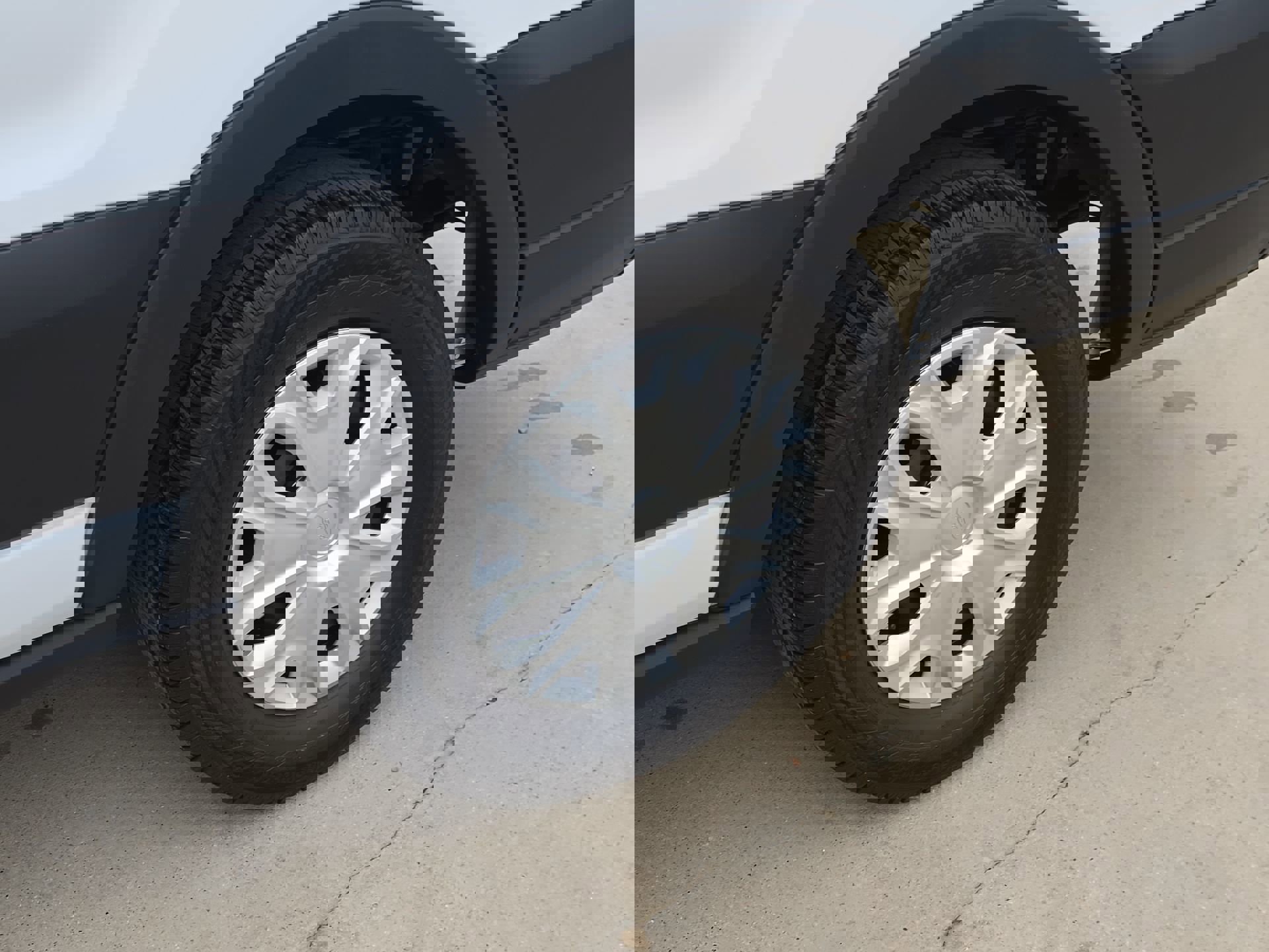 Certified 2025 Ford Transit 350 XLT image 11