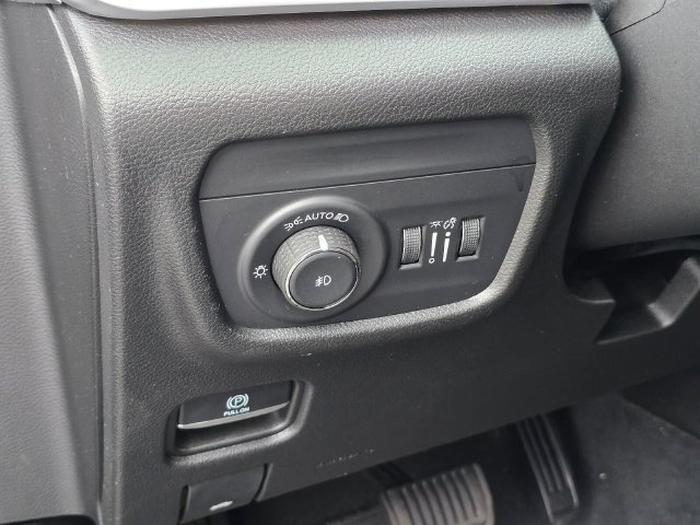 Used 2023 Jeep Grand Cherokee L Limited AWD/4WD image 22