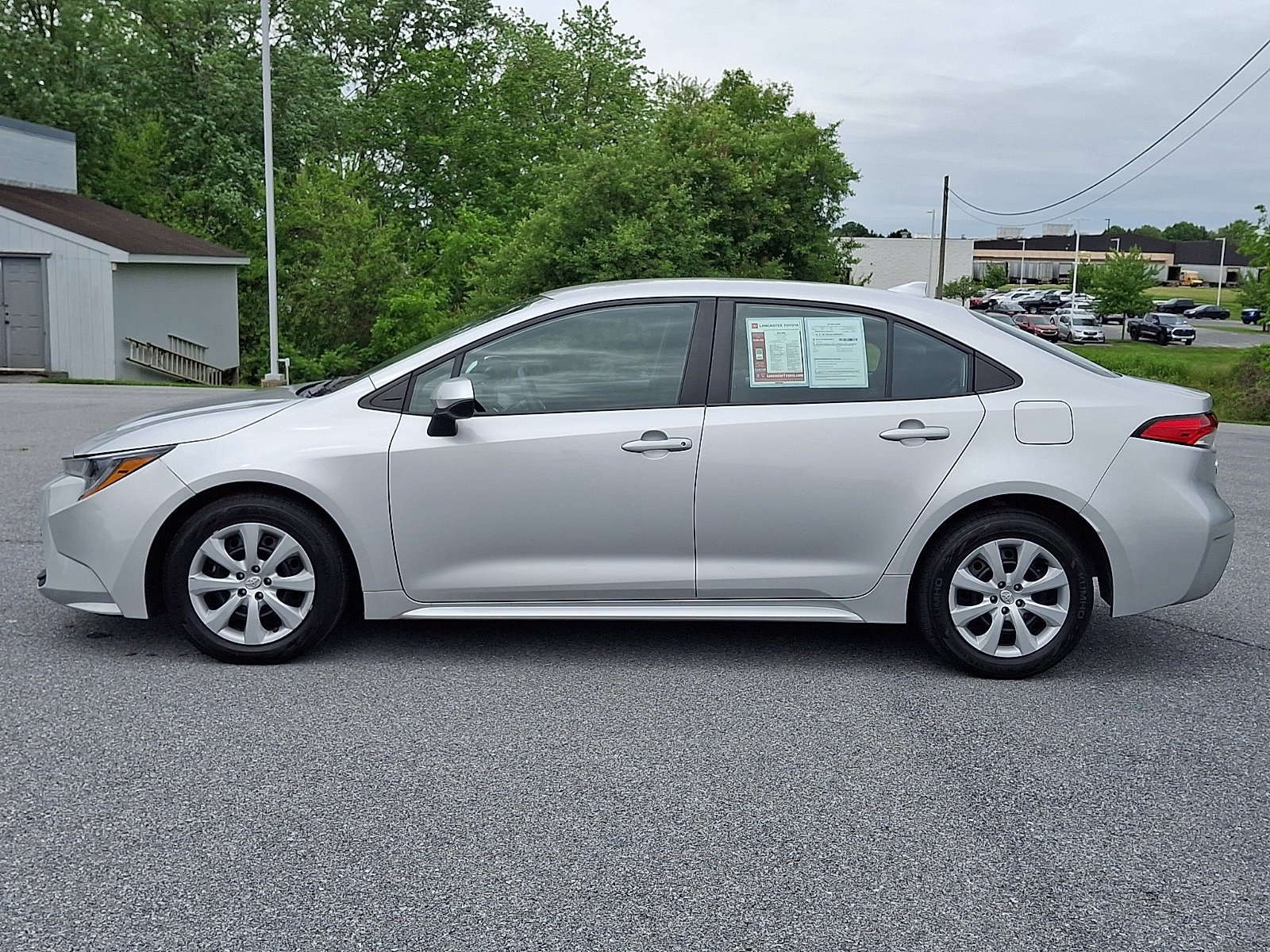 Used 2023 Toyota Corolla LE FWD image 4