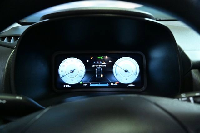 Used 2023 Hyundai Kona SE w/ Cargo Package image 36