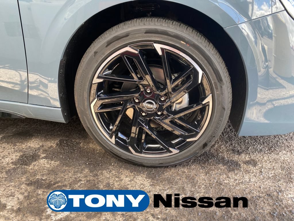 New 2026 Nissan Sentra SR w/ Floor Mat Package FWD image 28