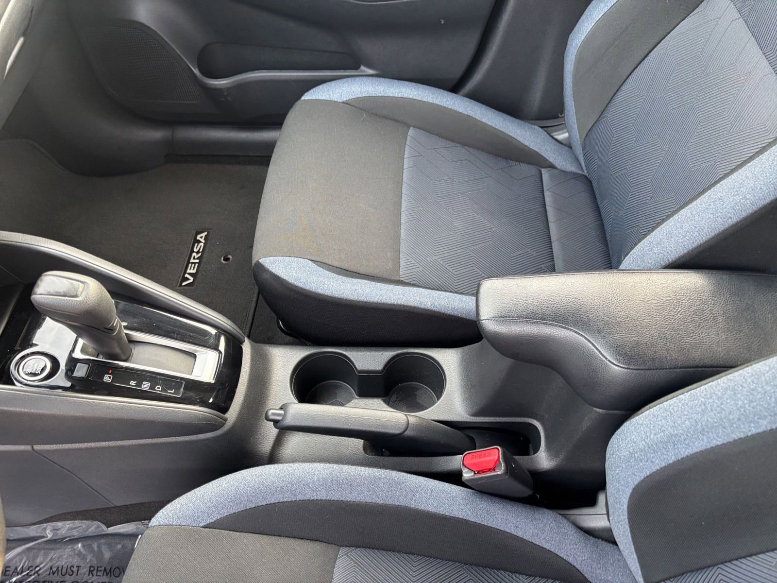 Used 2025 Nissan Versa SV image 41