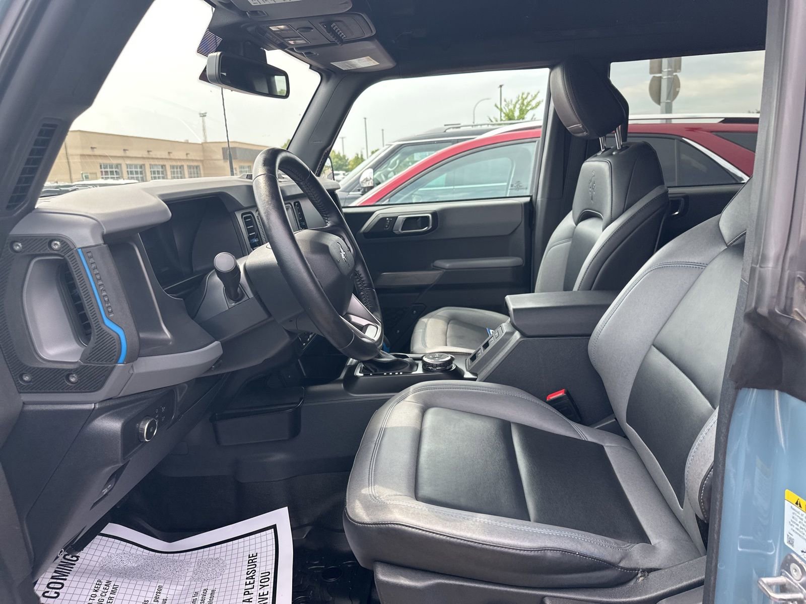 Used 2022 Ford Bronco Black Diamond image 12