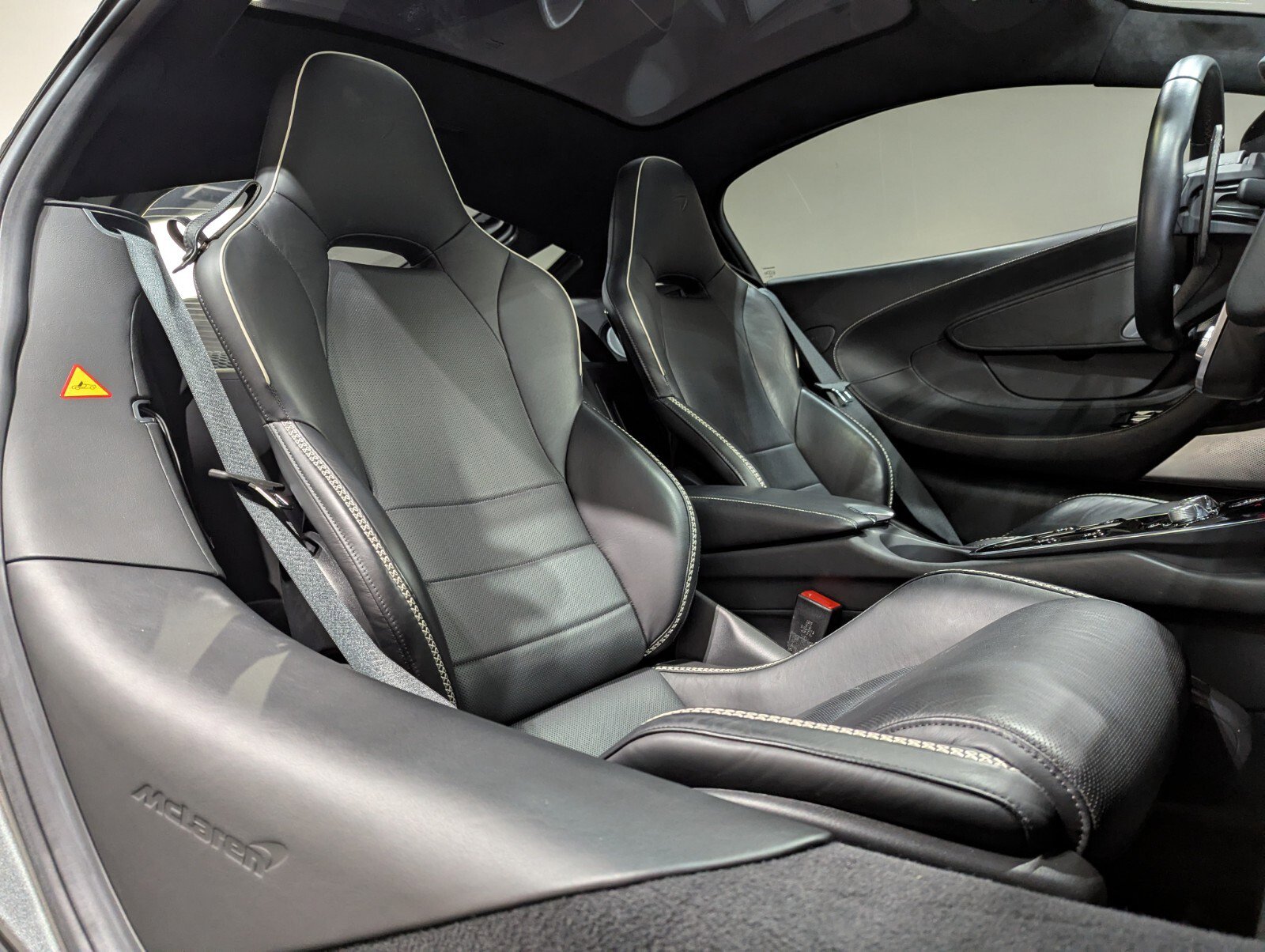 Used 2022 McLaren GT image 17