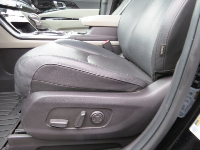 Used 2023 Kia Carnival SX Prestige FWD image 17