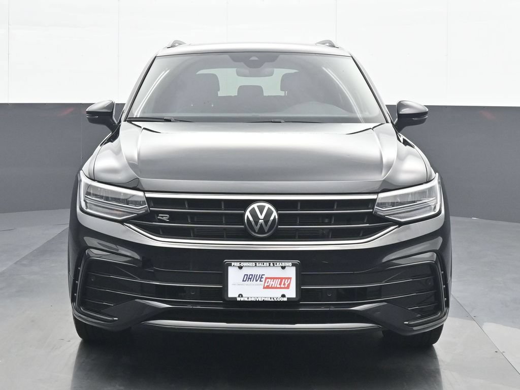 Used 2024 Volkswagen Tiguan SE R-Line AWD/4WD image 1