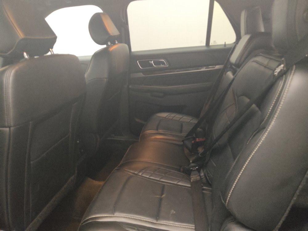 Used 2016 Ford Explorer Platinum AWD/4WD image 18