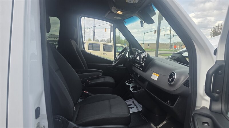 Used 2025 Mercedes-Benz Sprinter 2500 image 20