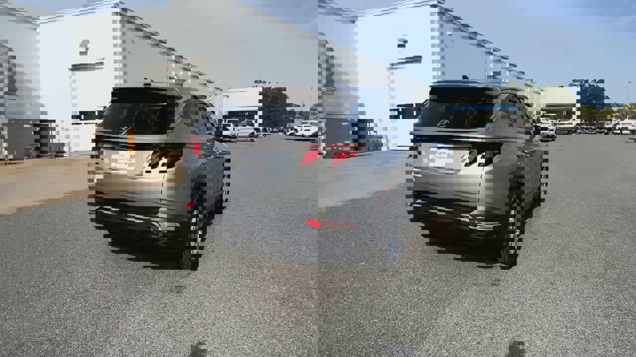 Used 2022 Hyundai Tucson SE image 8