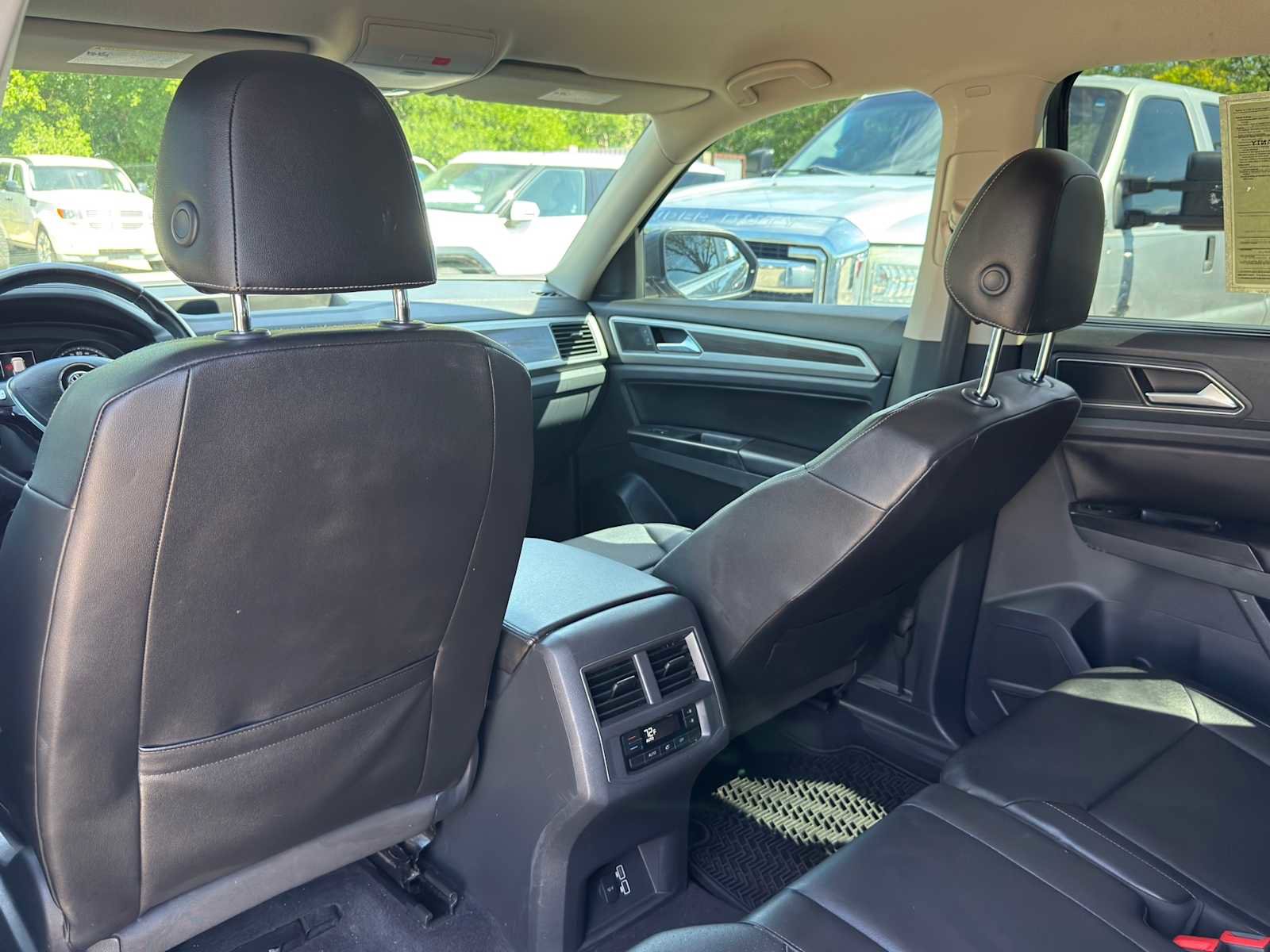 Used 2018 Volkswagen Atlas SE image 28