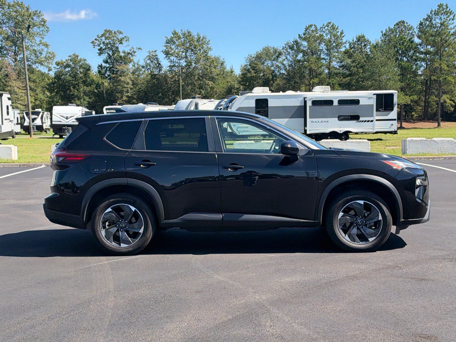 Used 2024 Nissan Rogue SV AWD/4WD image 4