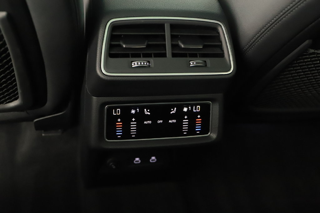 Certified 2024 Audi Q8 e-tron Premium Plus AWD/4WD image 22