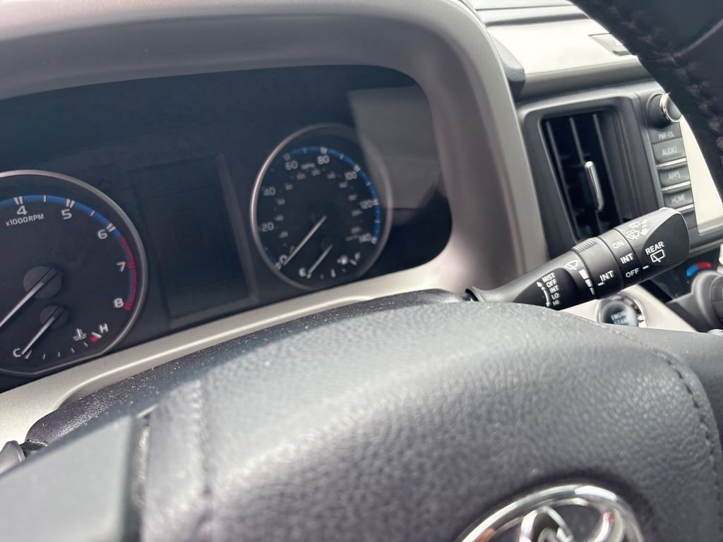 Used 2017 Toyota RAV4 XLE FWD image 14