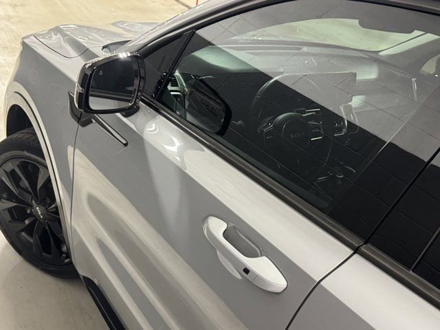 Used 2023 Kia Sorento SX image 19