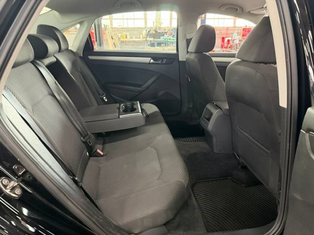 Used 2013 Volkswagen Passat 2.5 S FWD image 9