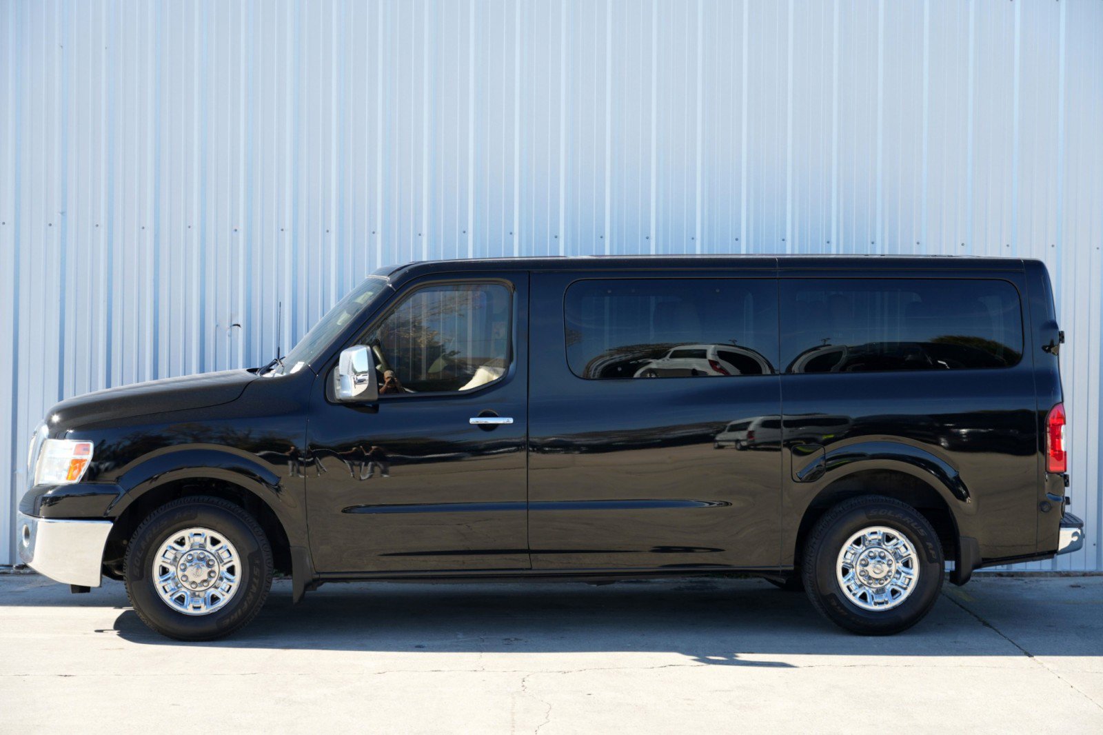 Used 2018 Nissan NV 3500 SL image 43