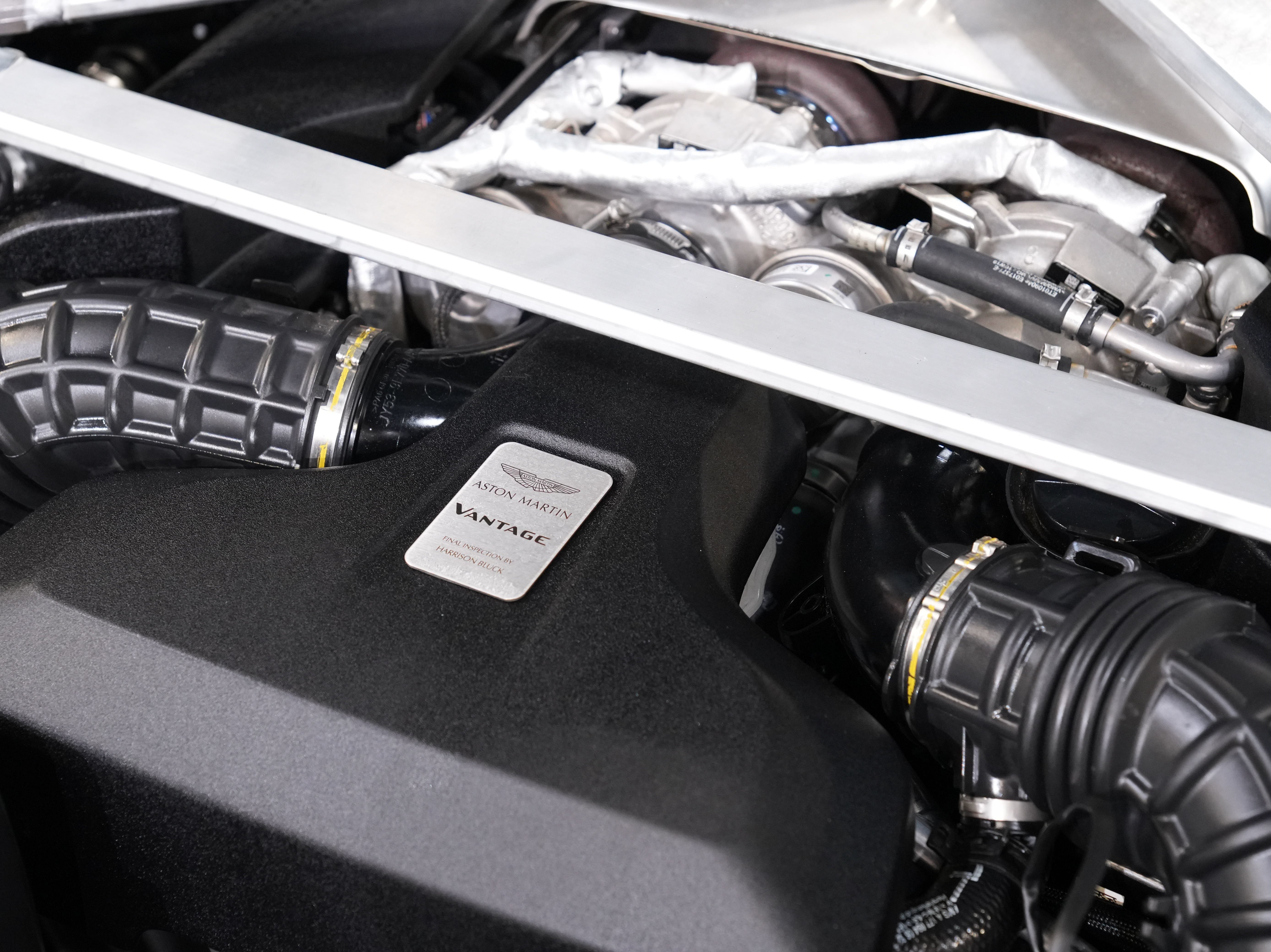 Used 2020 Aston Martin V8 Vantage Coupe RWD image 43