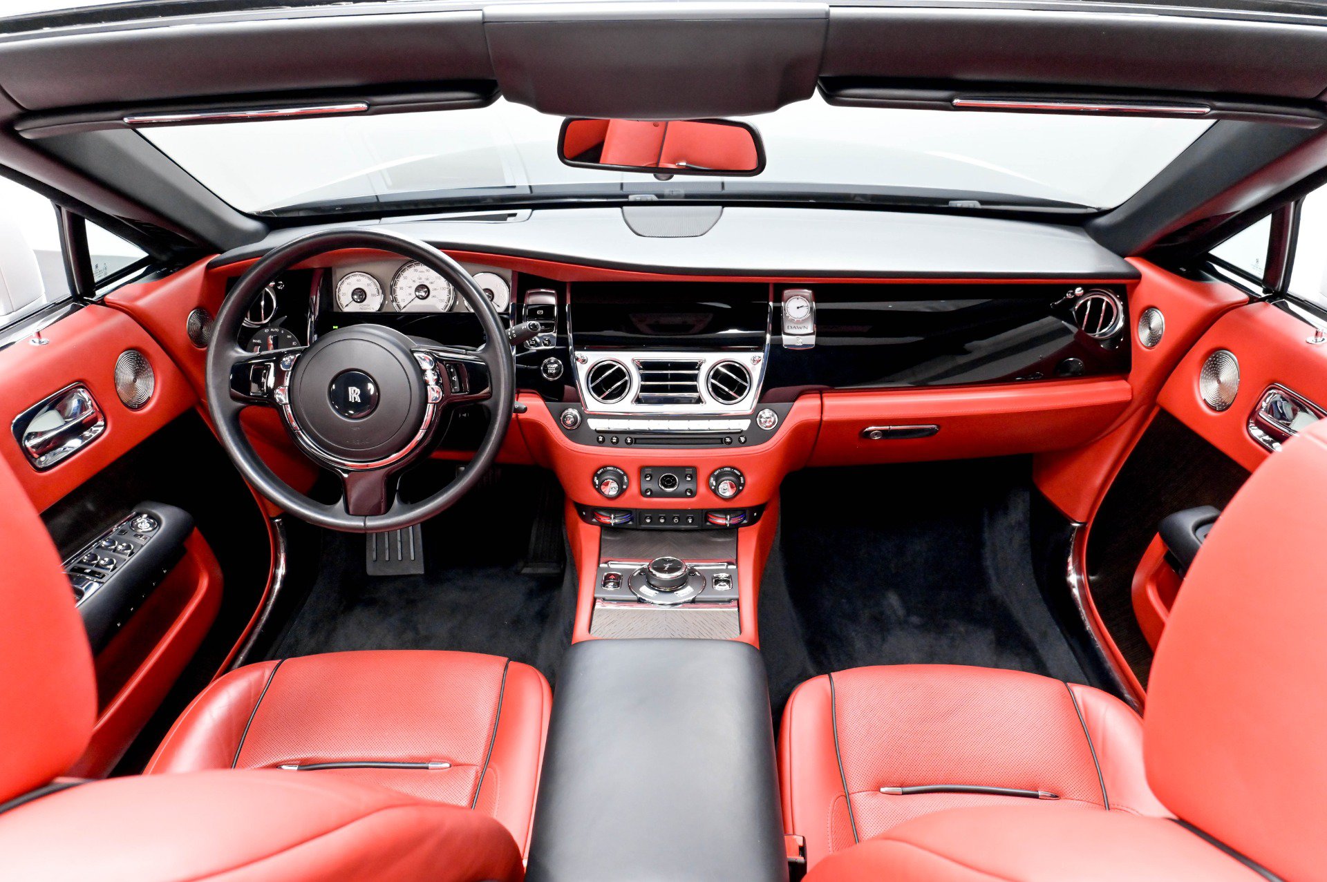 Used 2017 Rolls-Royce Dawn RWD image 70
