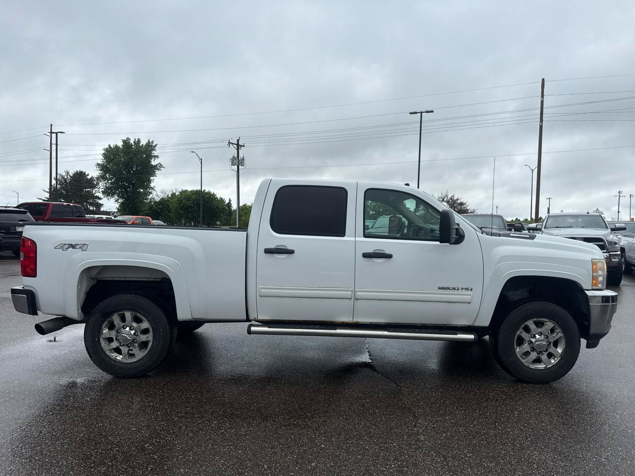 Used 2011 Chevrolet Silverado 2500 LT w/ Interior Plus Package AWD/4WD image 6