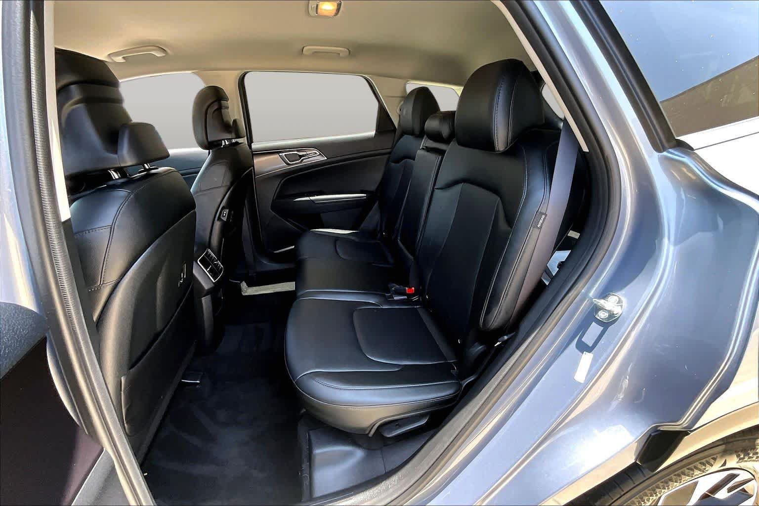 Used 2025 Kia Sportage EX FWD image 21