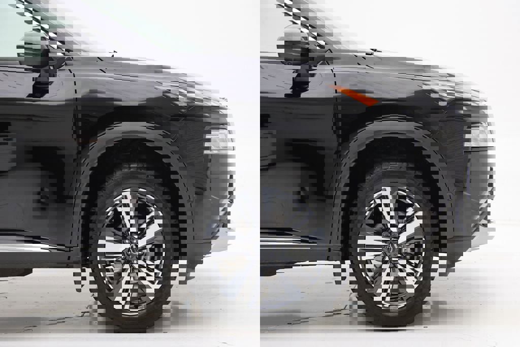 Used 2023 Nissan Rogue Platinum w/ Platinum Premium Package image 4