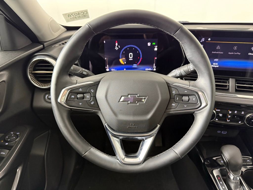 Used 2025 Chevrolet Trax ACTIV w/ Sunroof Package image 15