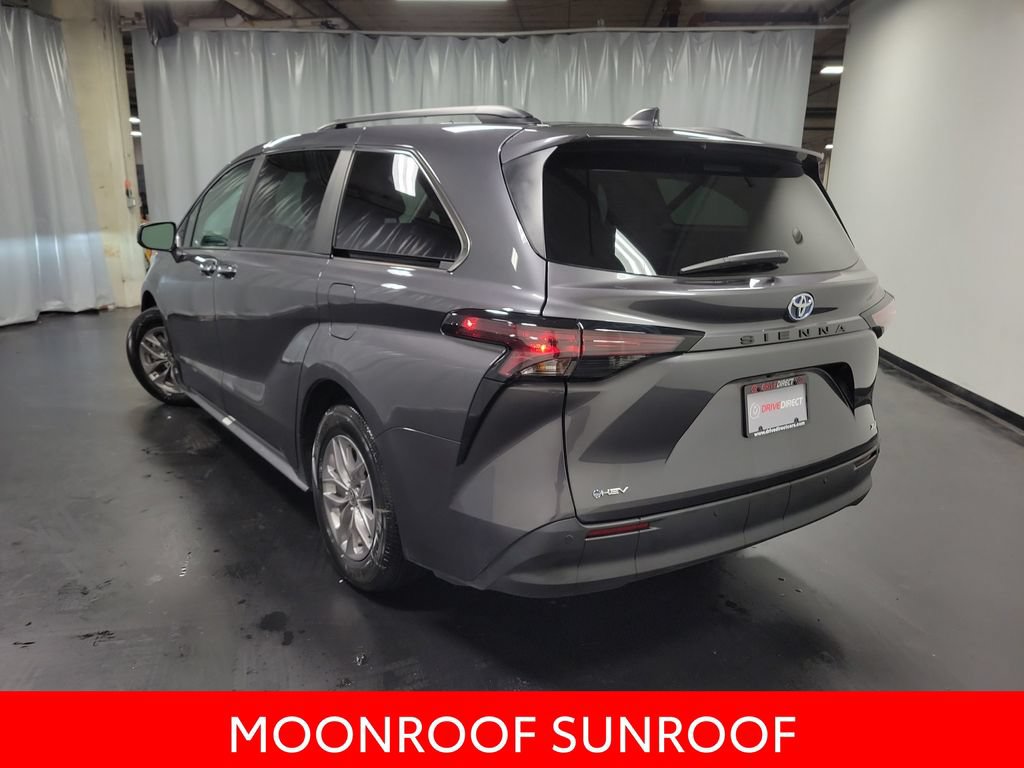 Used 2025 Toyota Sienna XLE w/ XLE Plus Package FWD image 6