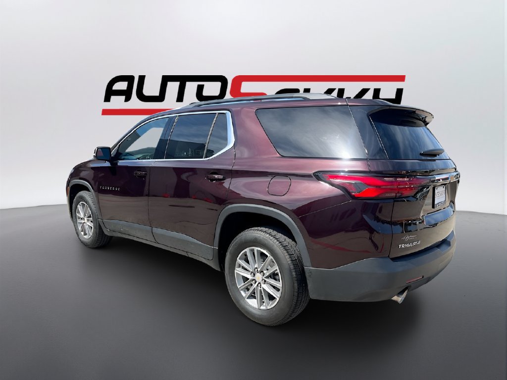Used 2023 Chevrolet Traverse LT FWD image 5