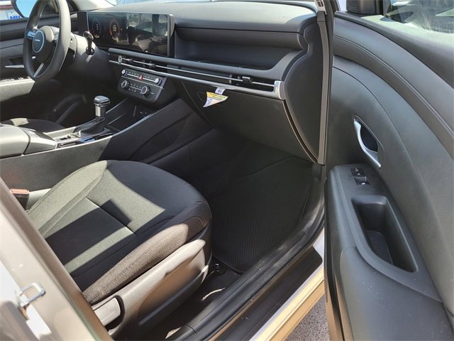 New 2025 Hyundai Tucson SE image 6