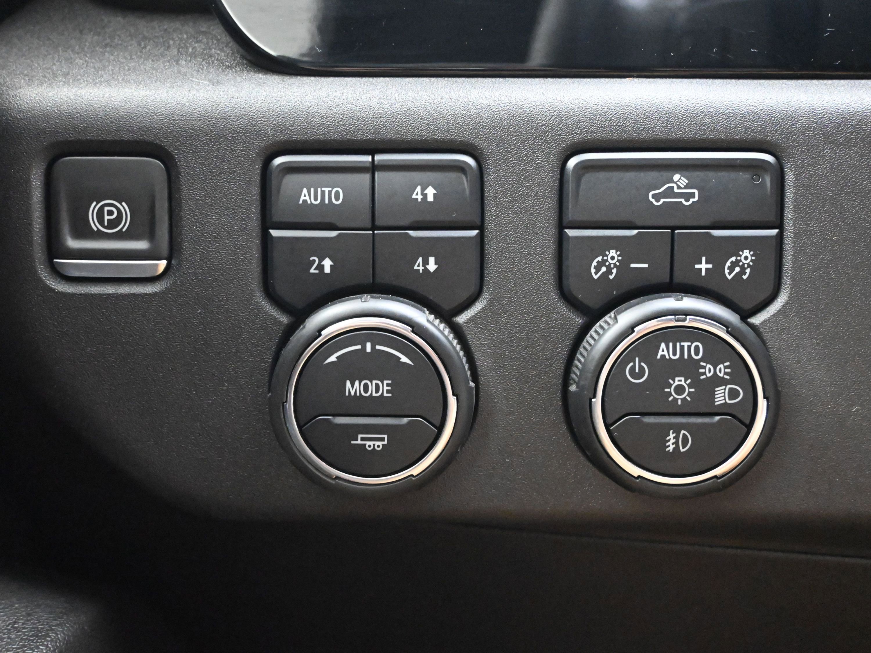 Used 2024 Chevrolet Silverado 1500 LT Trail Boss w/ Convenience Package II image 13