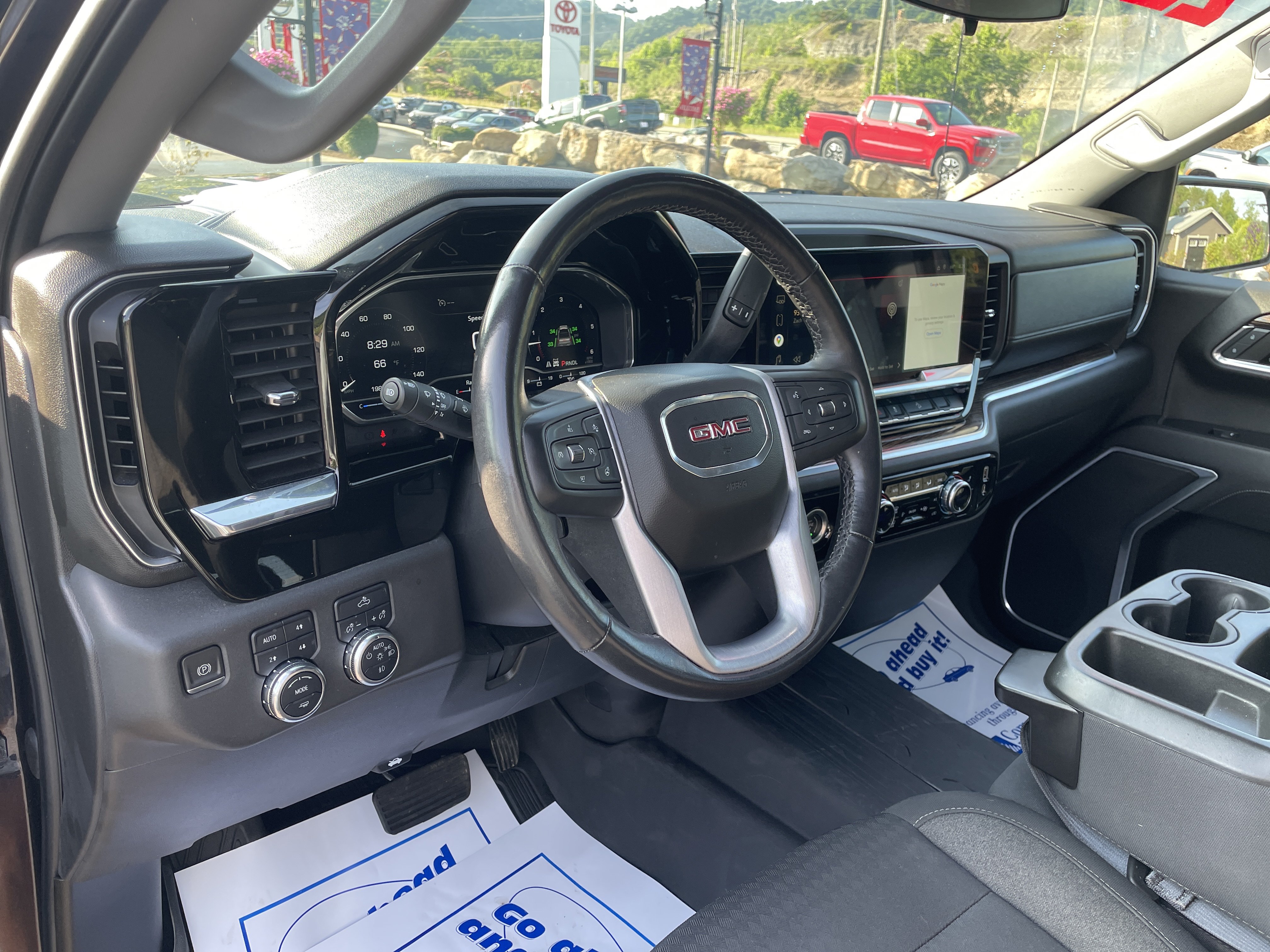 Used 2022 GMC Sierra 1500 Elevation w/ X31 Off-Road Package AWD/4WD image 18