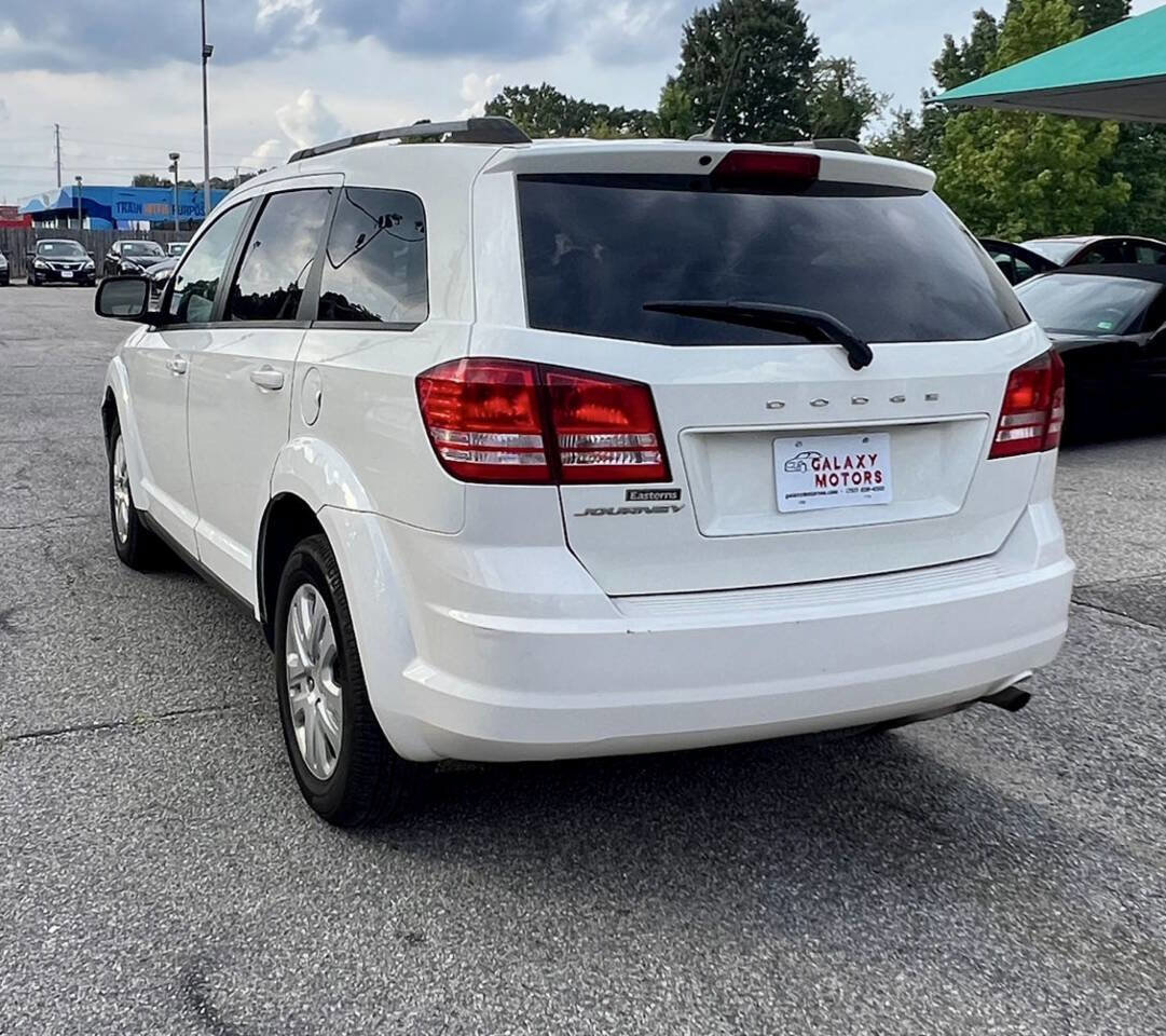 Used 2017 Dodge Journey SE w/ Flexible Seating Group image 4