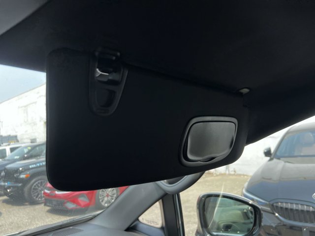 Used 2026 Chrysler Pacifica Select FWD image 32