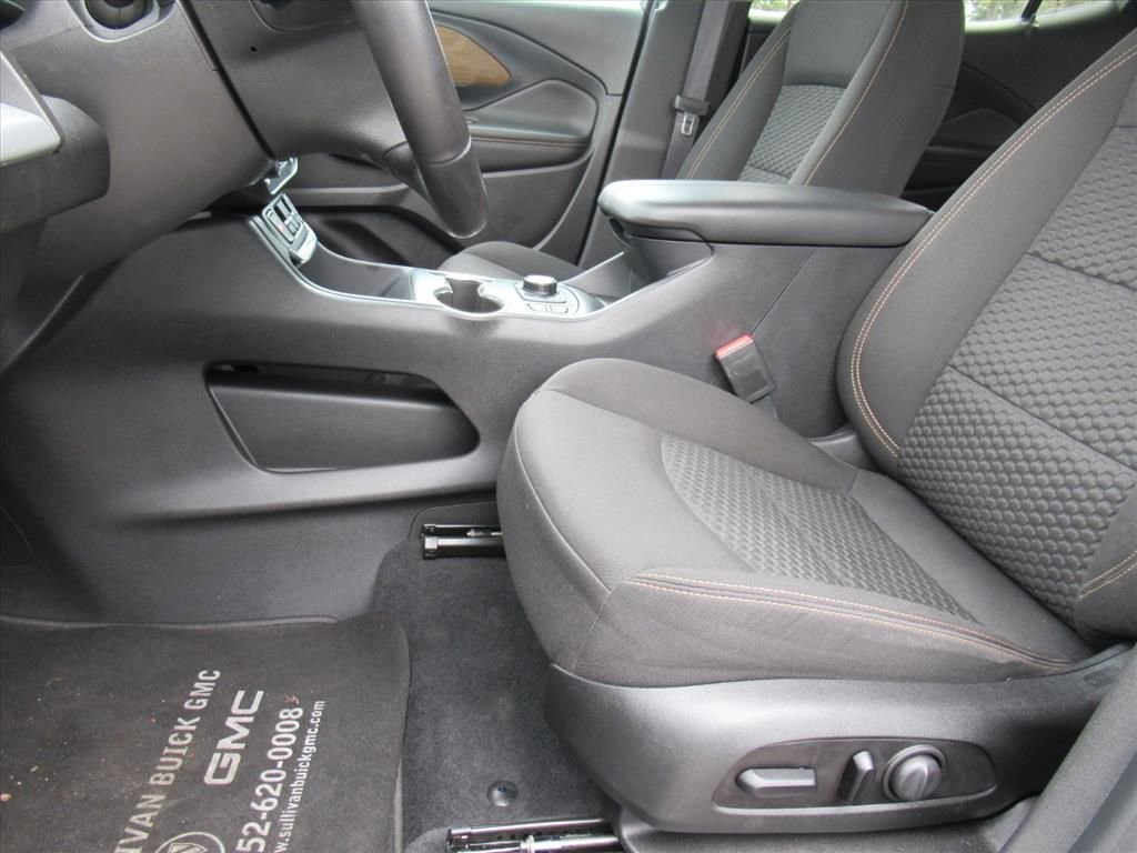 Used 2020 GMC Terrain SLE w/ Driver Convenience Package image 16