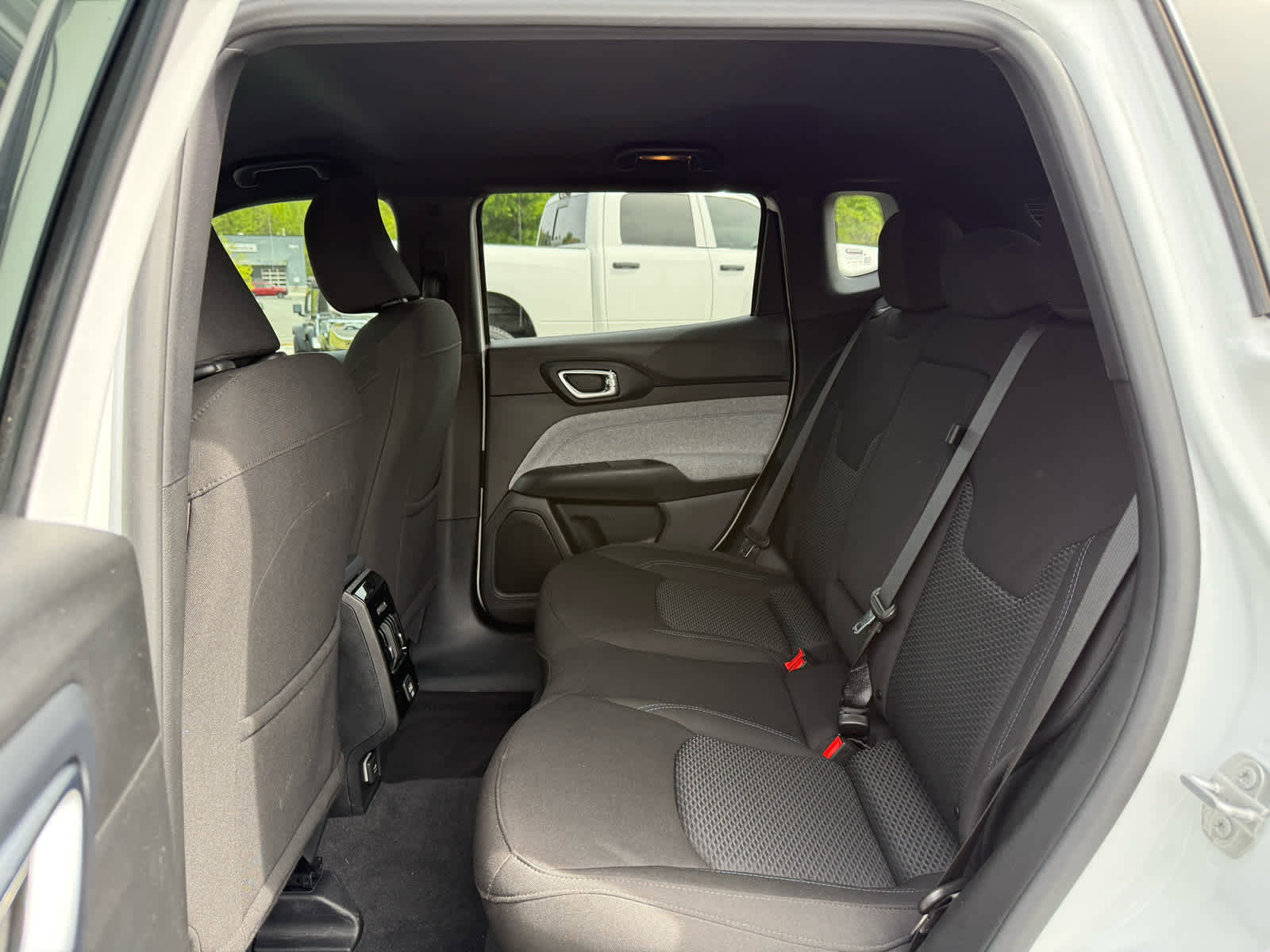 Used 2023 Jeep Compass Sport image 22