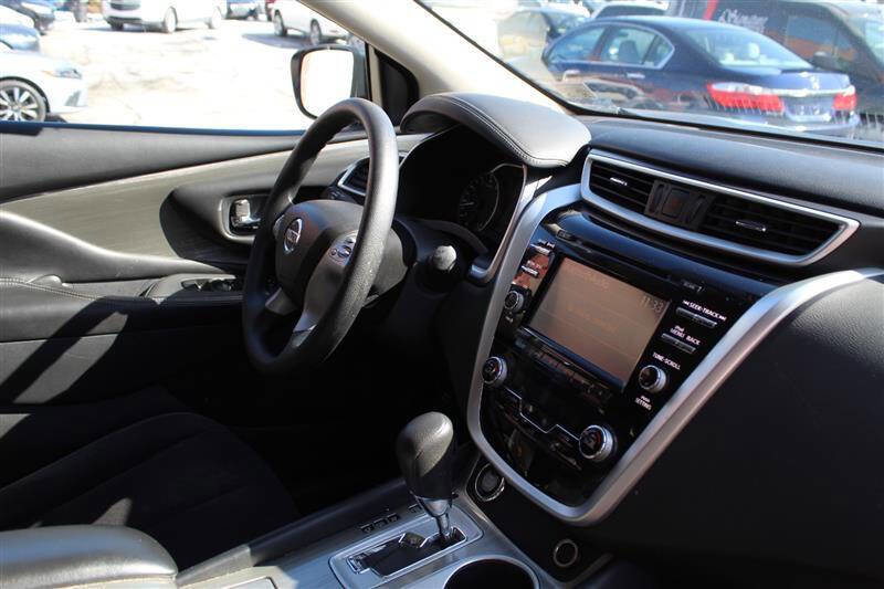 Used 2017 Nissan Murano S FWD image 19