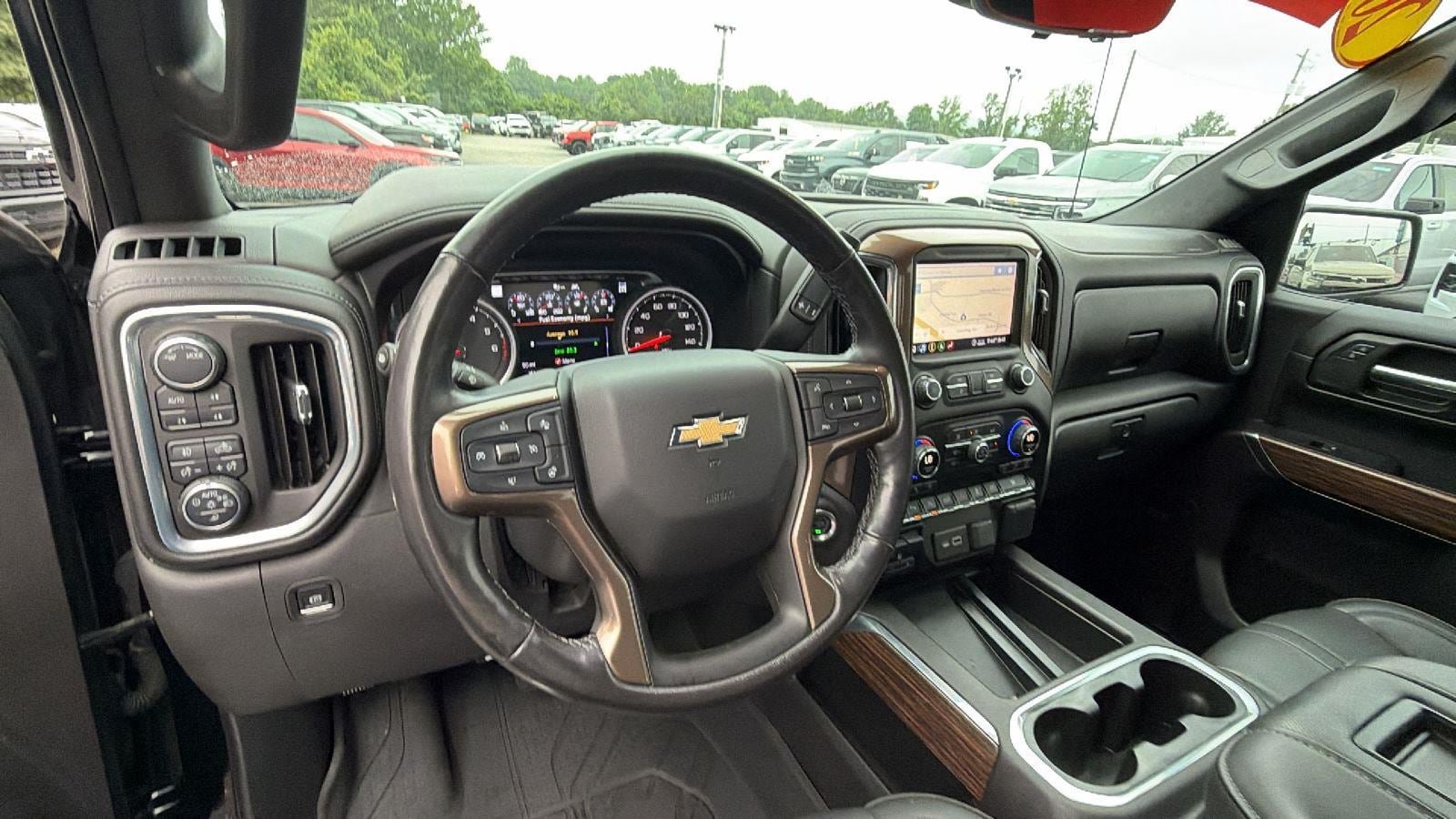 Used 2020 Chevrolet Silverado 1500 High Country w/ Technology Package AWD/4WD image 23